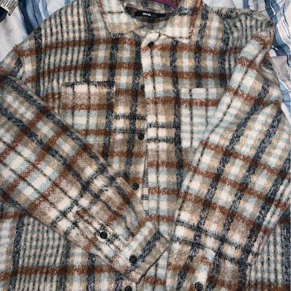Excellent quality plaid shacket from Fashion Nova. - Picture 2 of 8